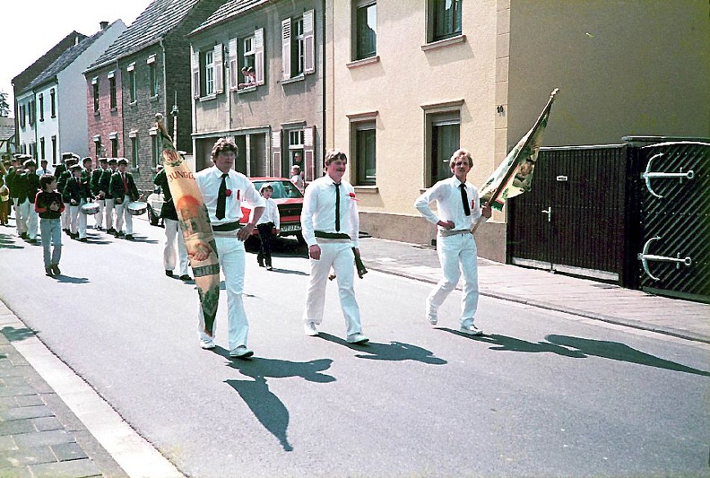 1984 05.jpg