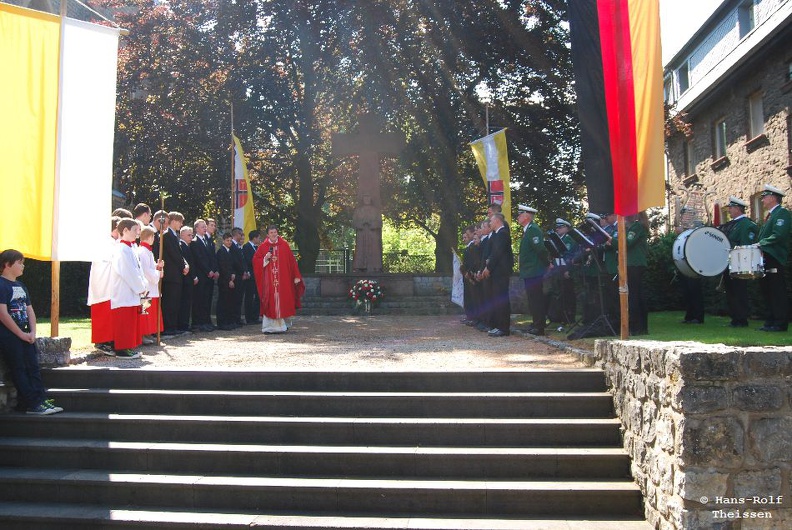 Kirche undFrühschoppen (6).JPG